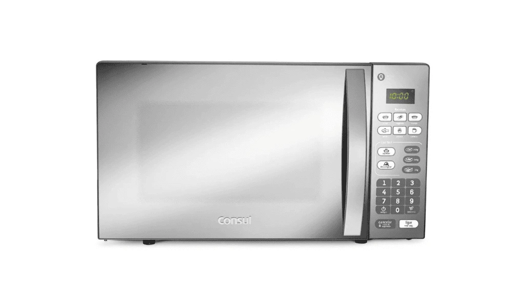 Micro-ondas espelhado inox de 20 litros com painel digital e função descongelar, essencial entre os melhores eletrodomésticos custo-benefício para cozinha em 2025.